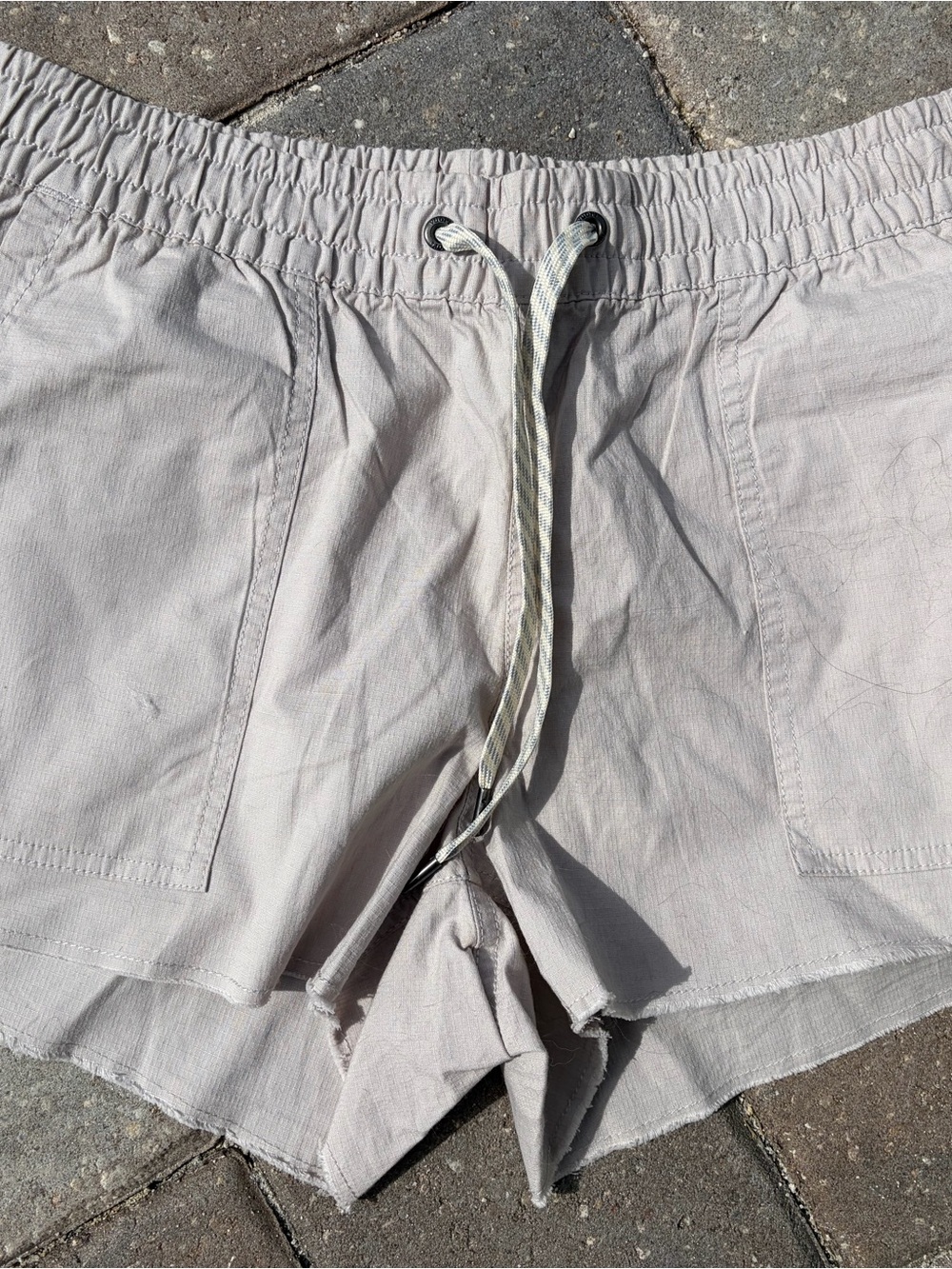 Vuori Light Beige Women's Drawstring Shorts small